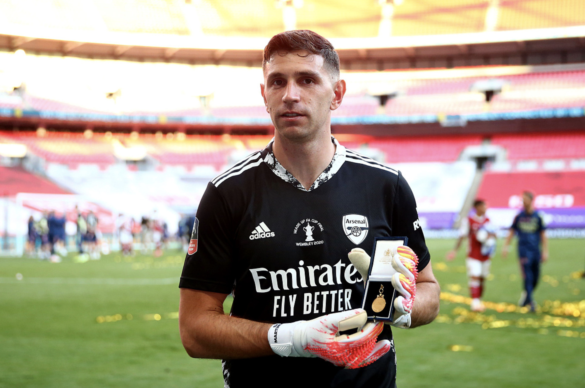 Thủ Môn: Emiliano Martinez (Arsenal, Aston Villa)